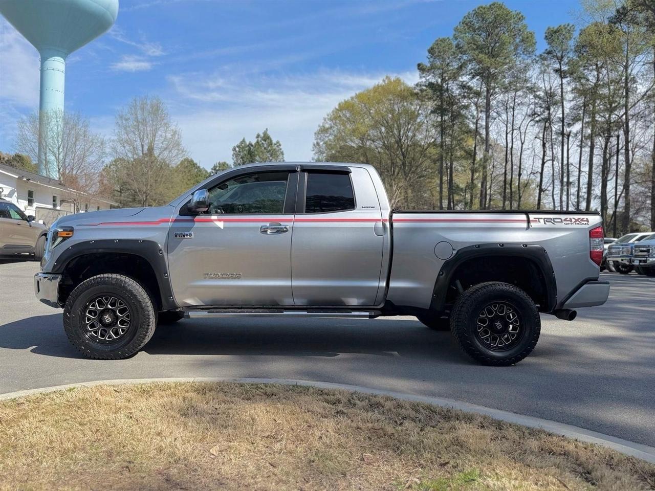 Toyota Tundra  2019