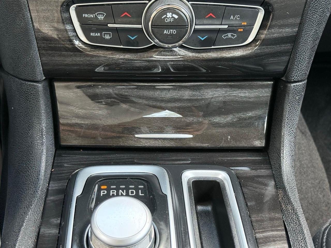 Chrysler 300  2015
