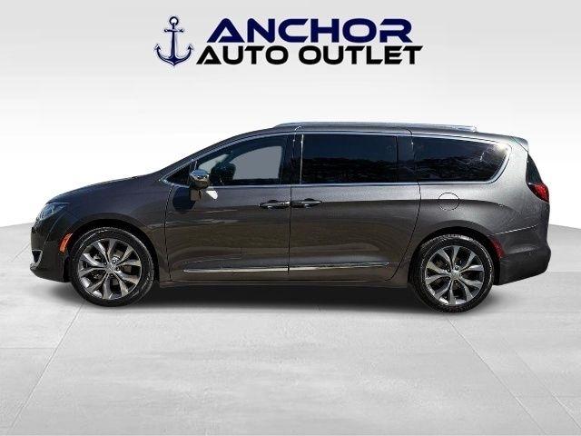 Chrysler Pacifica  2017