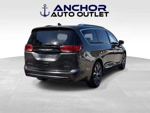 Chrysler Pacifica  2017