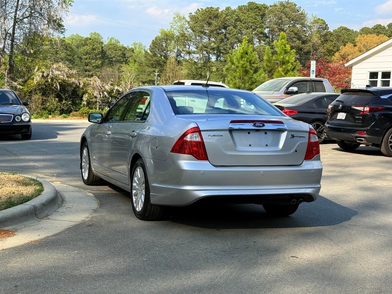 Ford Fusion Hybrid  2010