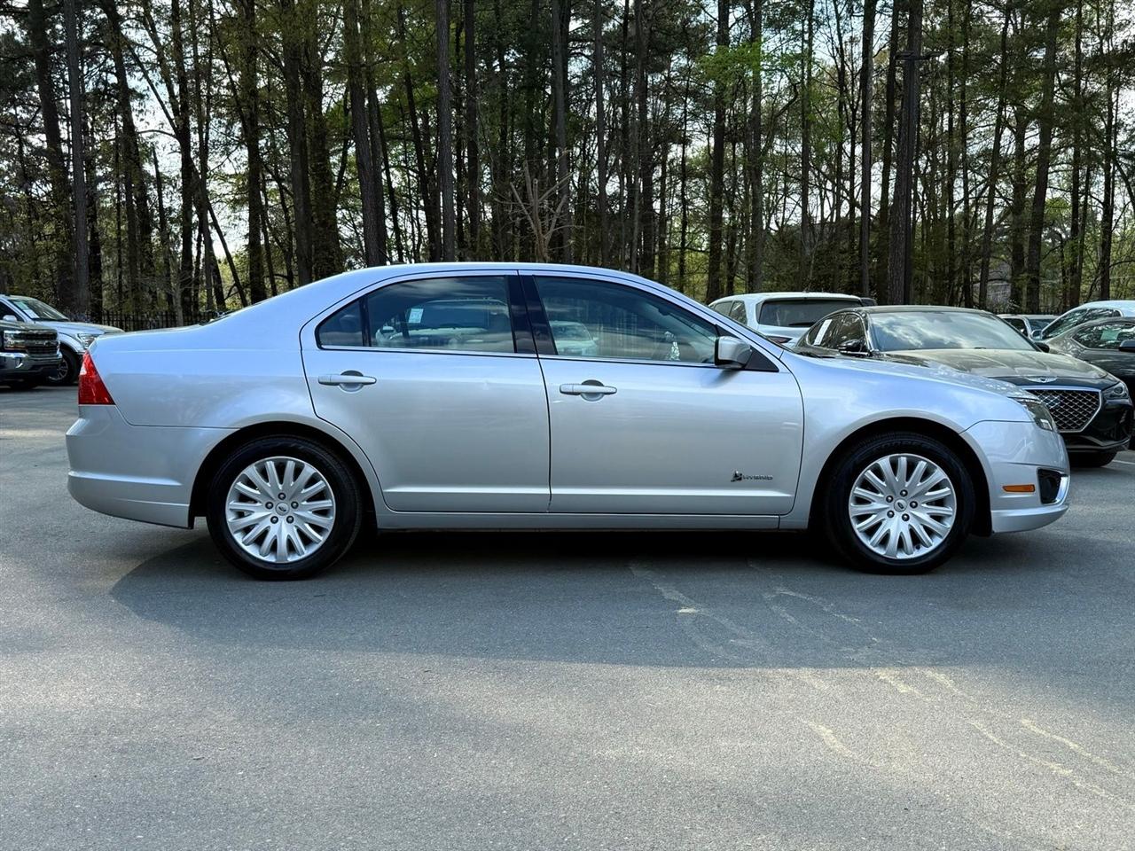 Ford Fusion Hybrid  2010