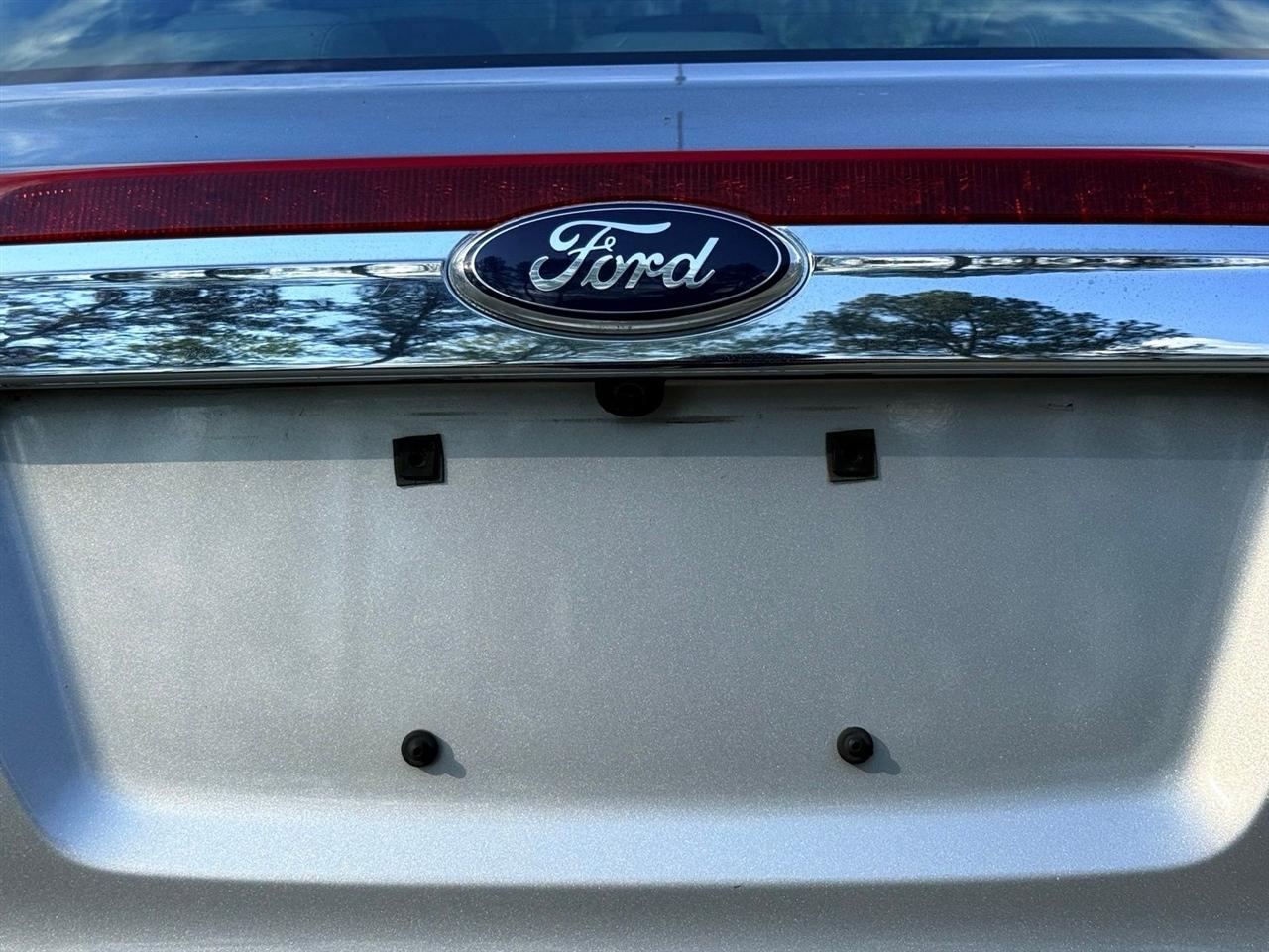 Ford Fusion Hybrid  2010