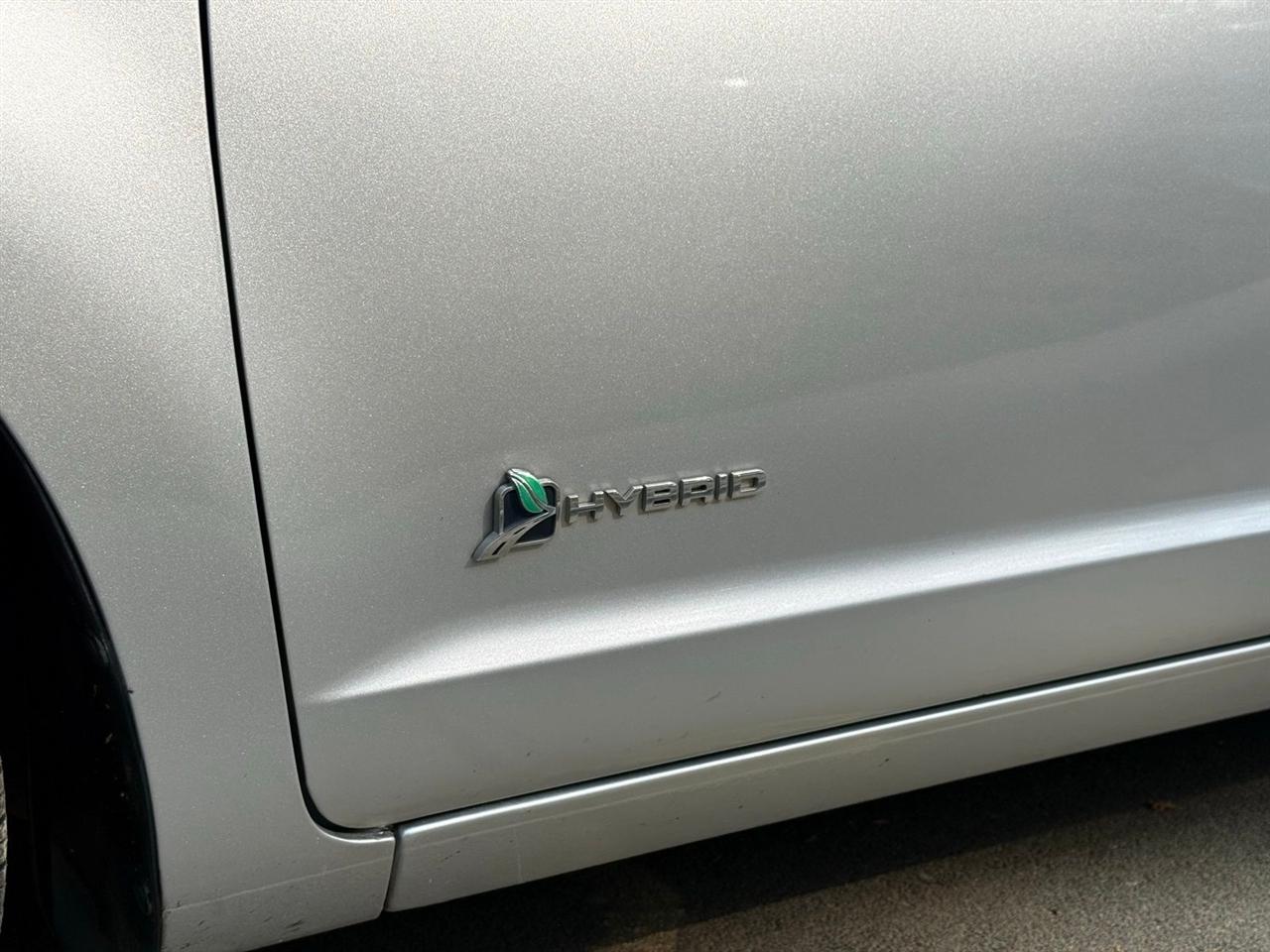 Ford Fusion Hybrid  2010