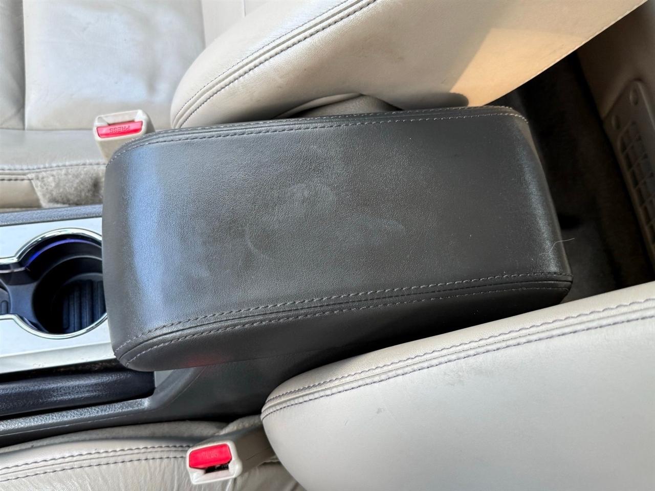 Ford Fusion Hybrid  2010