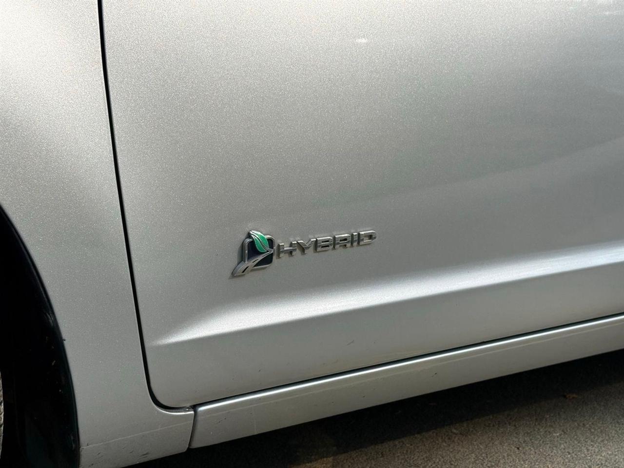 Ford Fusion Hybrid  2010