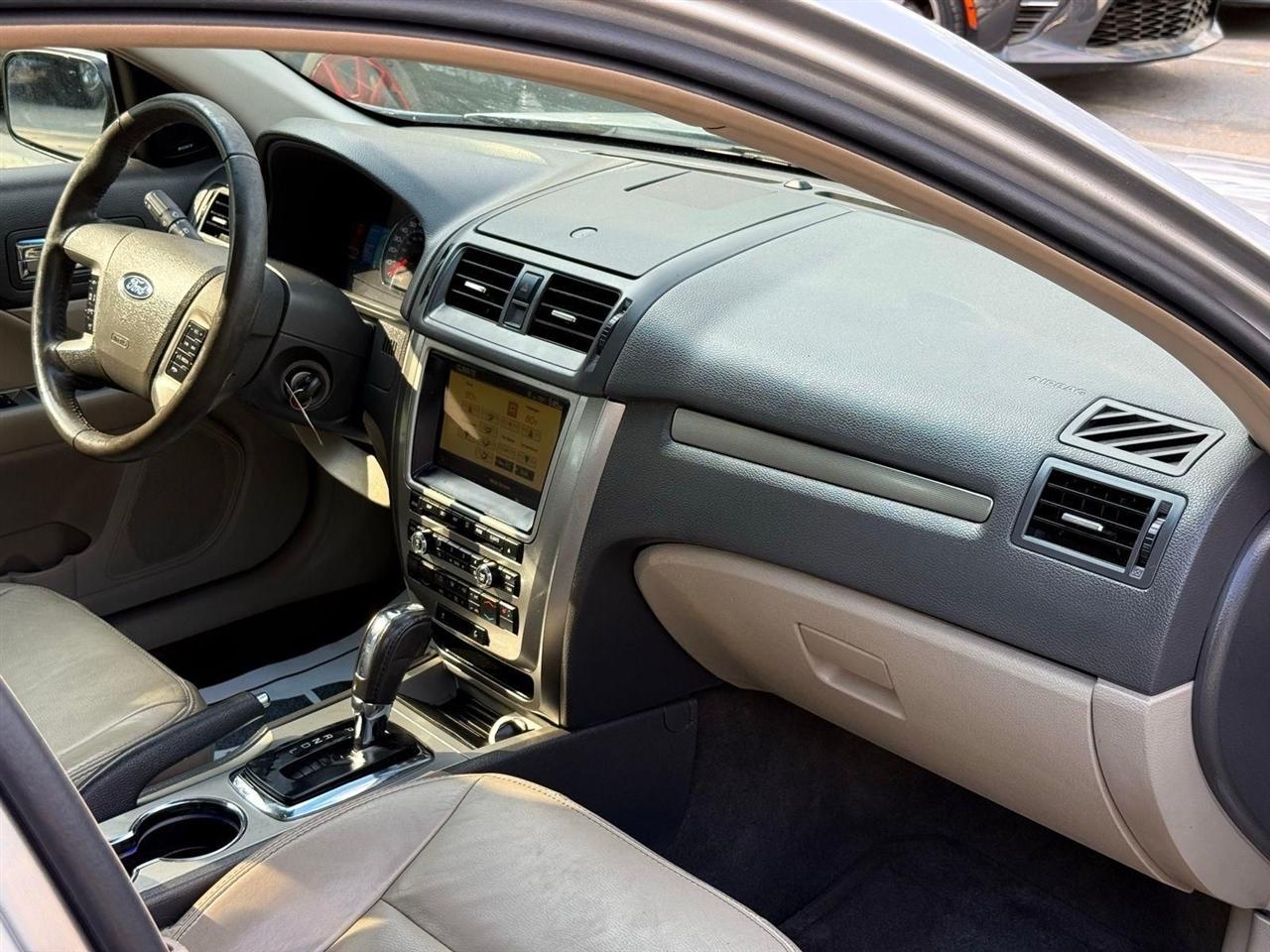 Ford Fusion Hybrid  2010