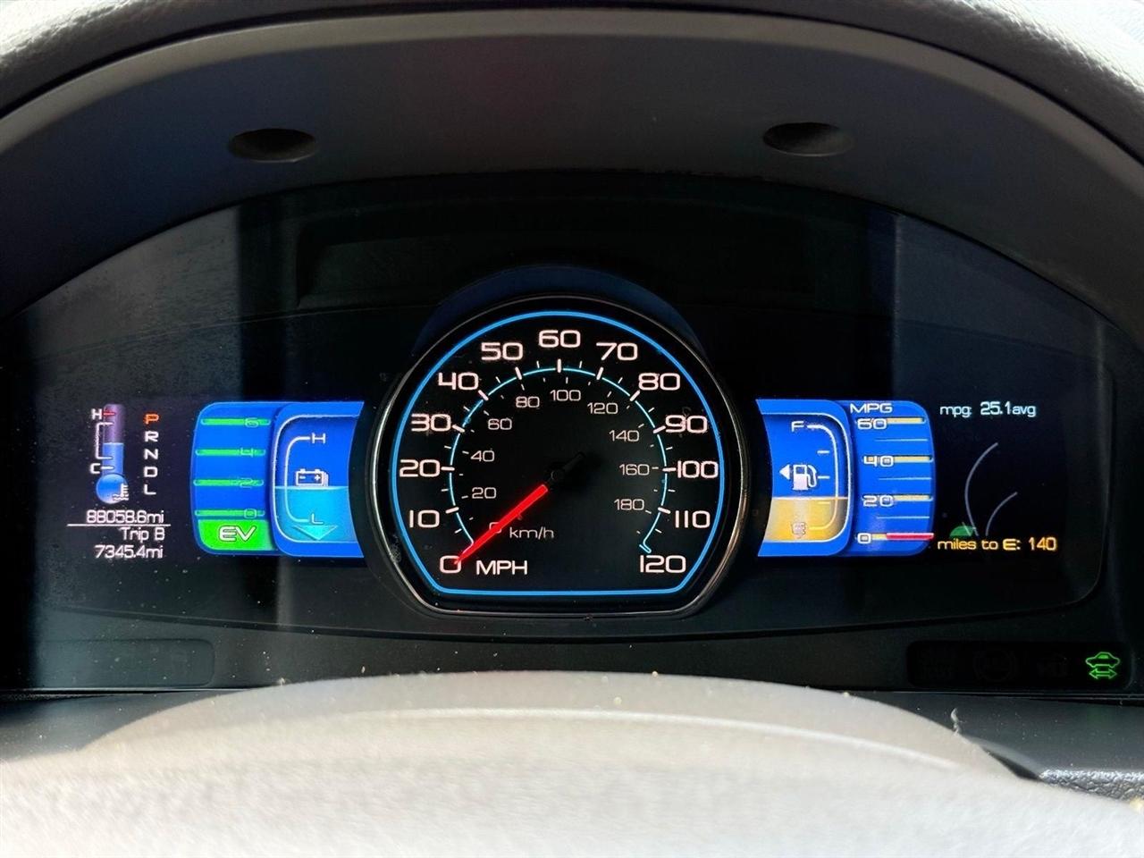 Ford Fusion Hybrid  2010