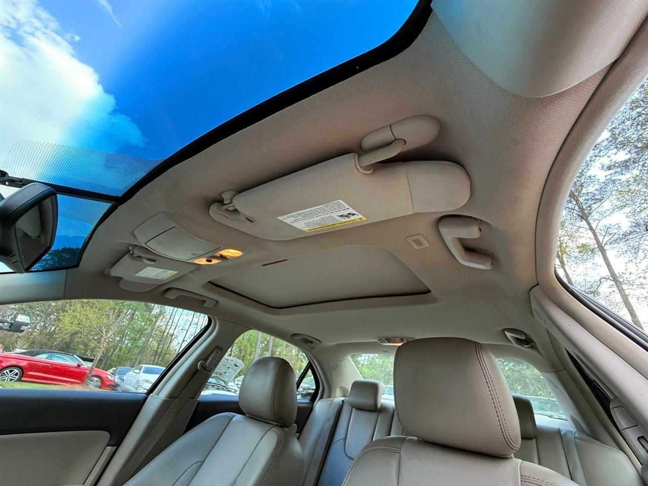 Ford Fusion Hybrid  2010