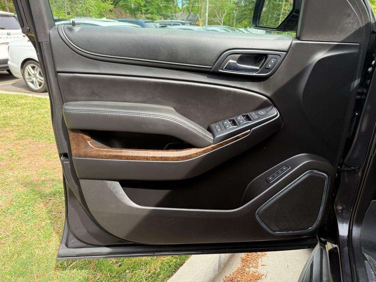 Chevrolet Suburban  2018