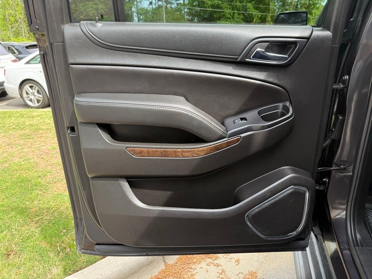 Chevrolet Suburban  2018