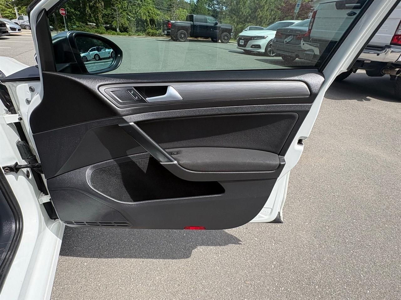 Volkswagen Golf SportWagen  2018