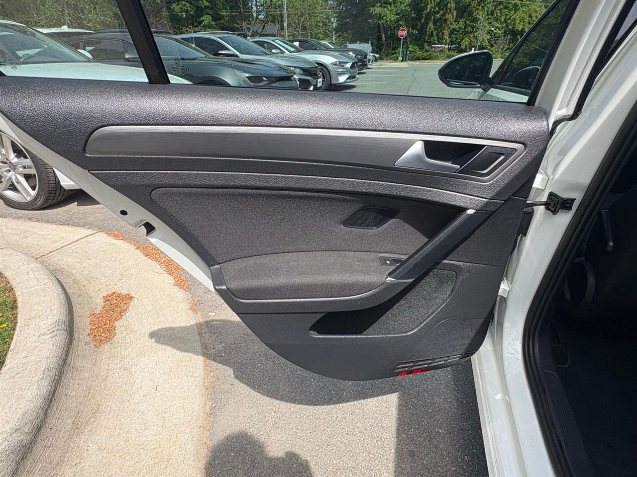 Volkswagen Golf SportWagen  2018