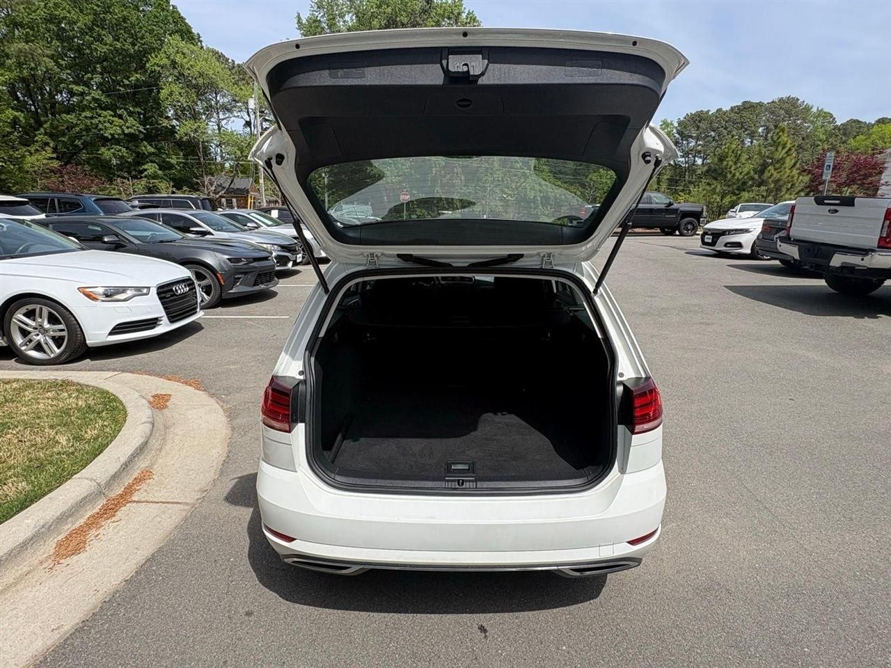 Volkswagen Golf SportWagen  2018