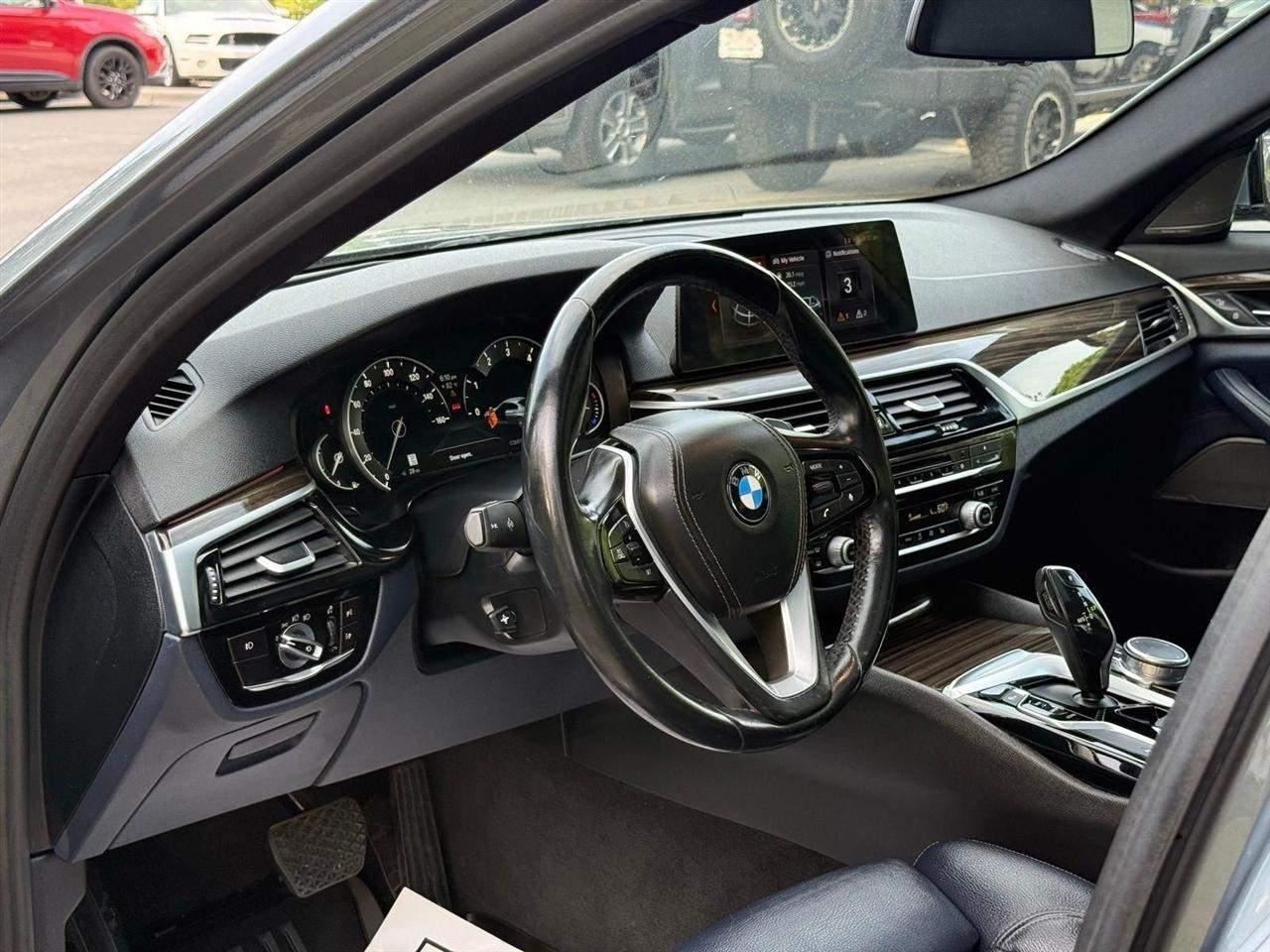 BMW 5-Series  2018