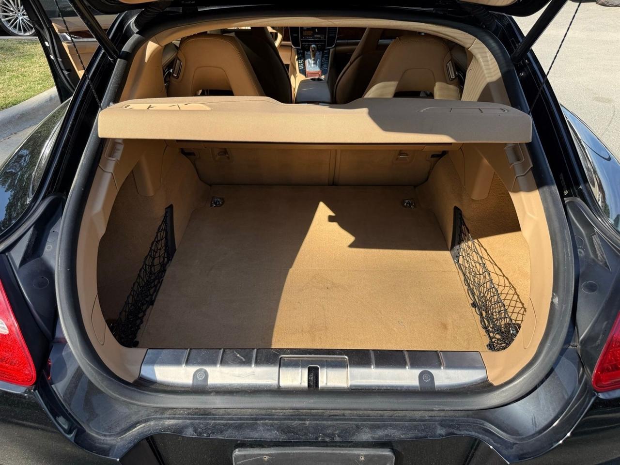 Porsche Panamera  2012