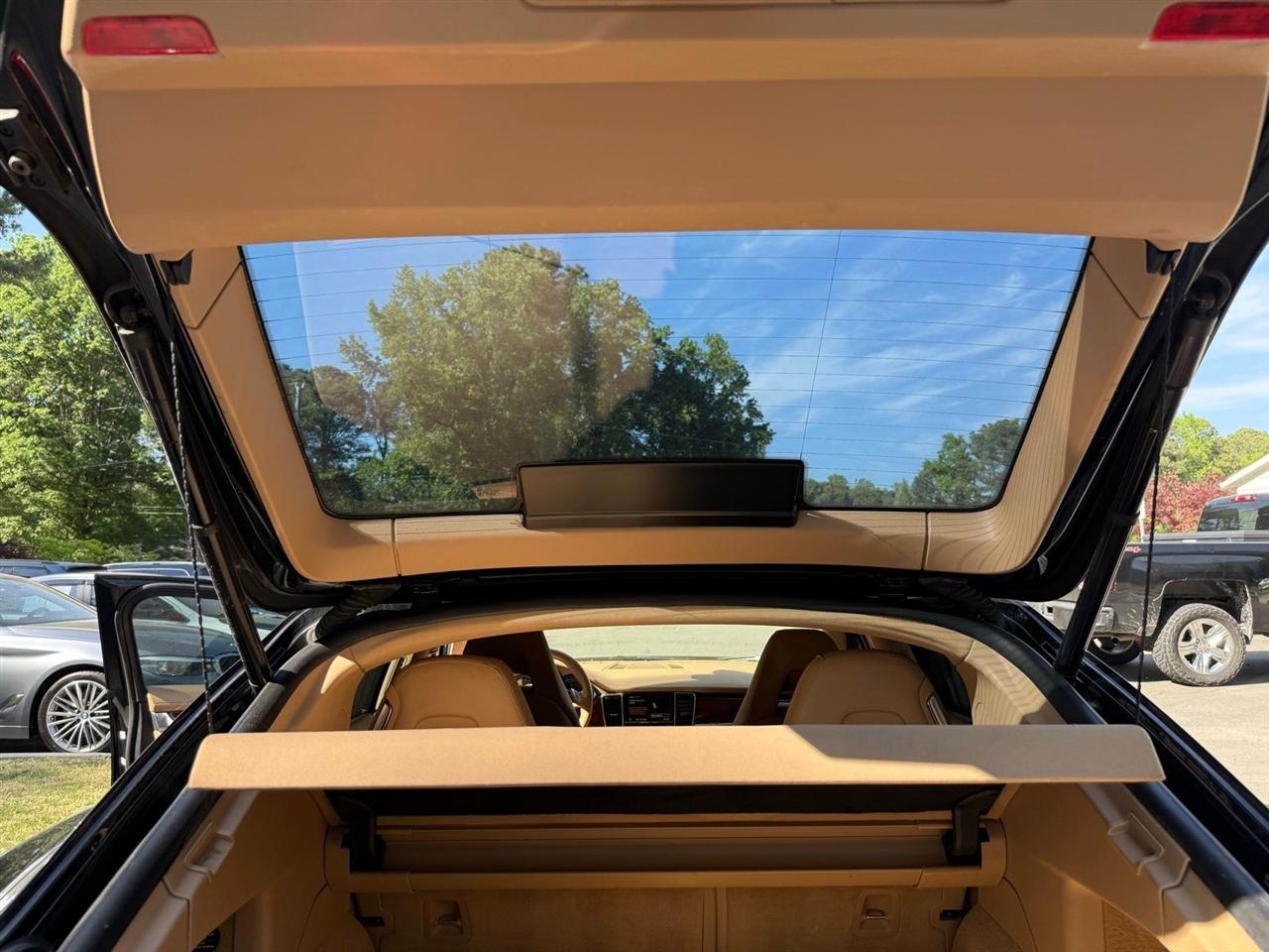 Porsche Panamera  2012