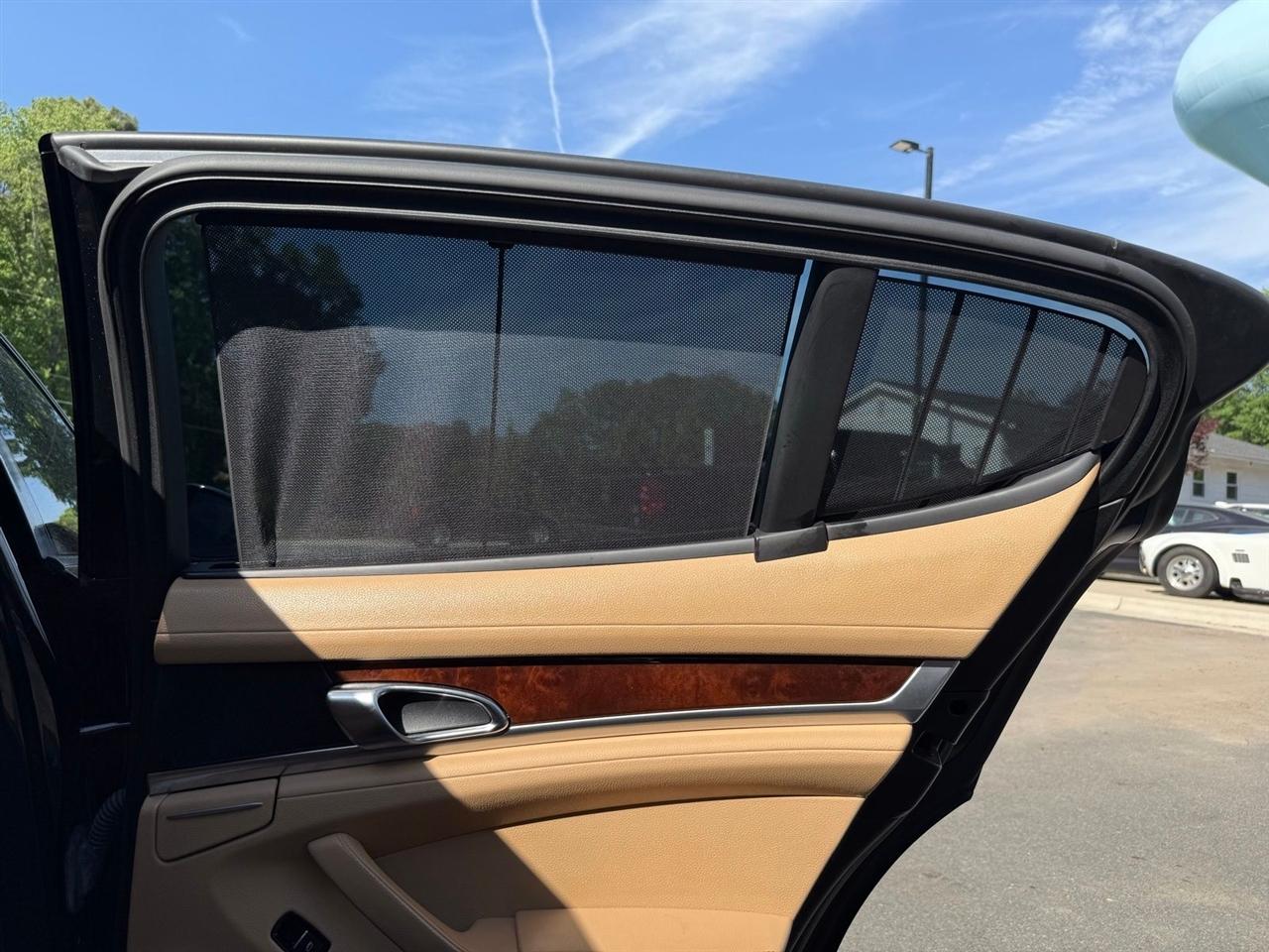 Porsche Panamera  2012