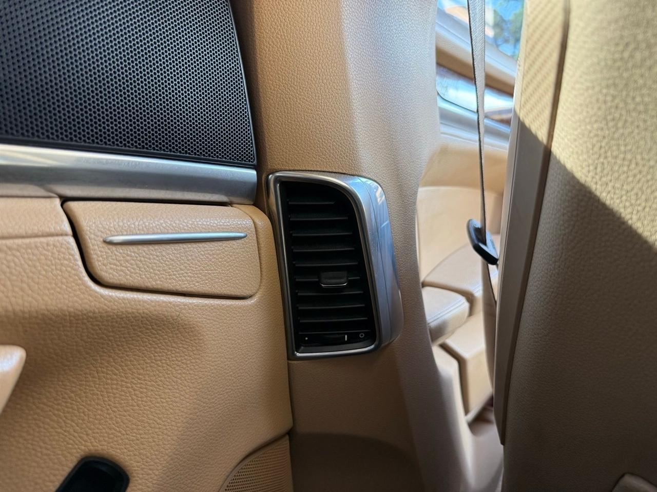 Porsche Panamera  2012