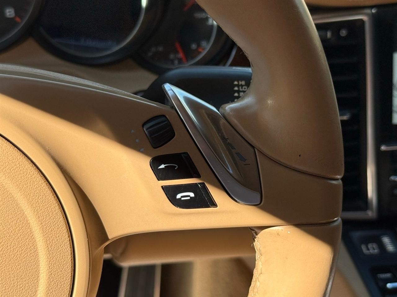 Porsche Panamera  2012