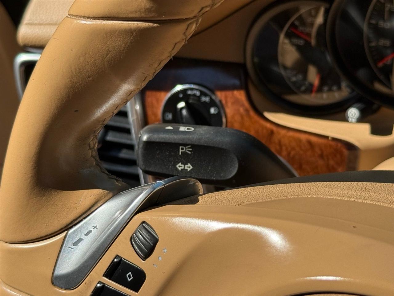 Porsche Panamera  2012