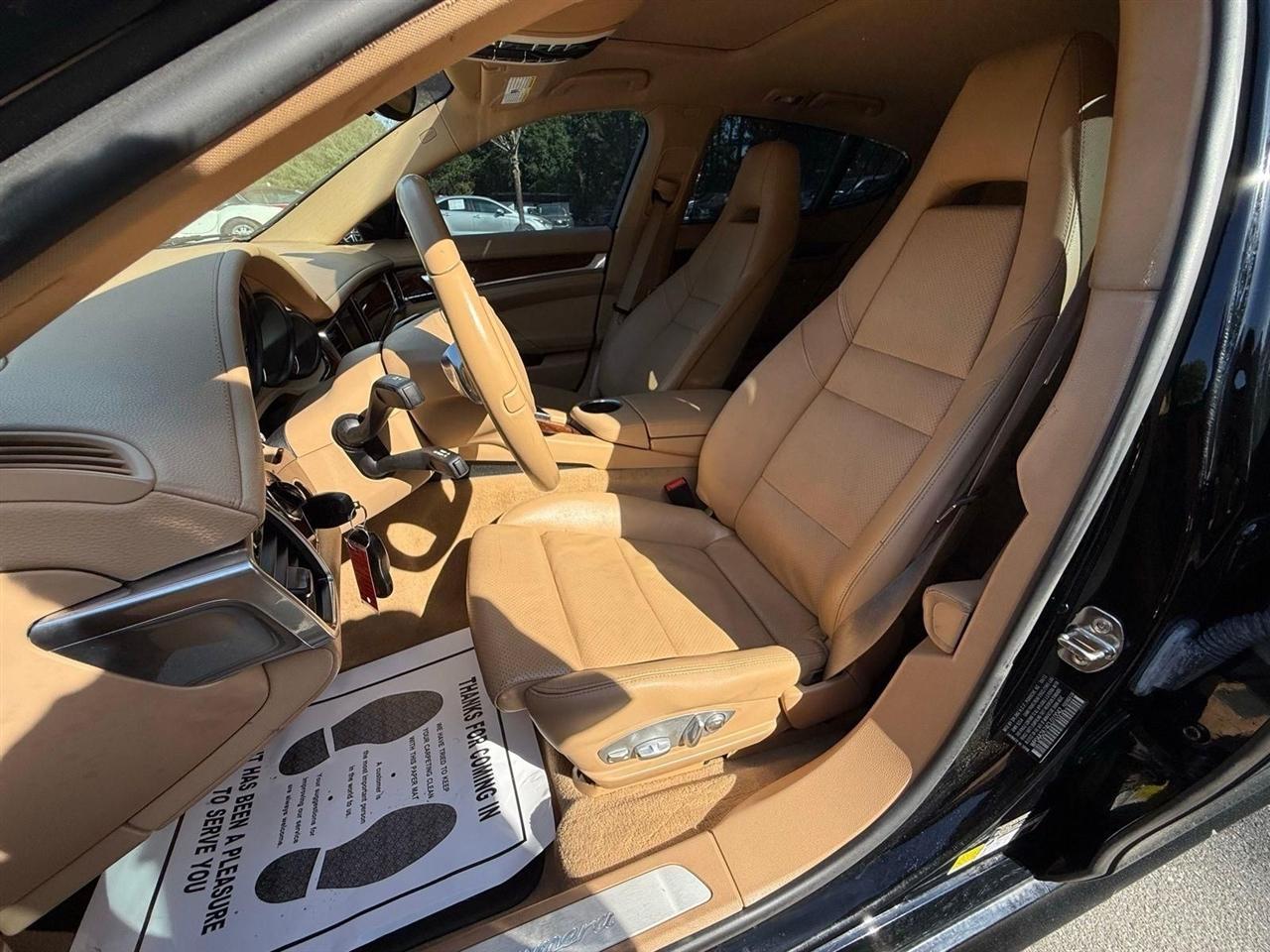 Porsche Panamera  2012