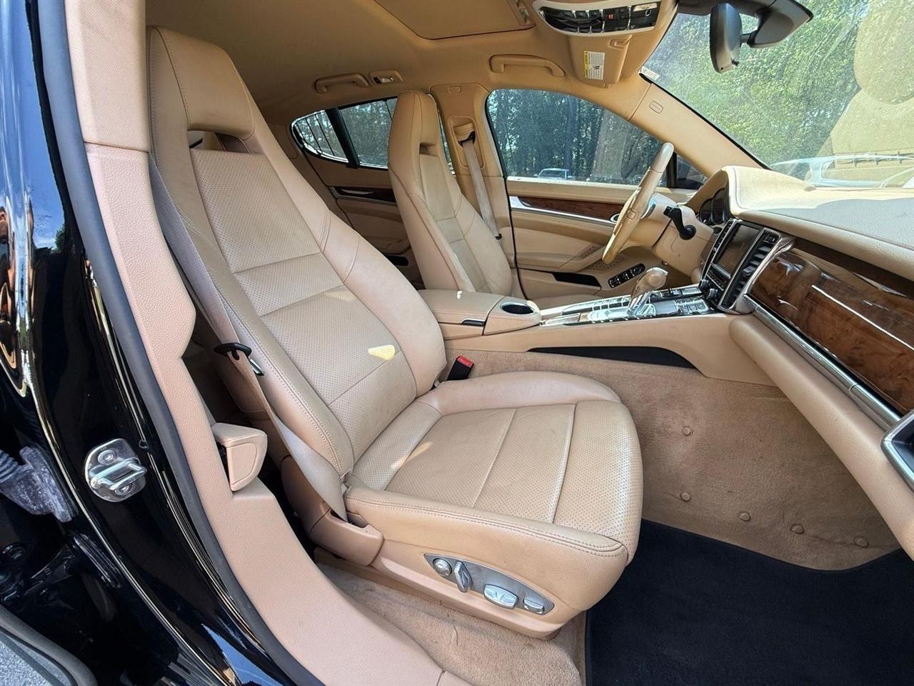 Porsche Panamera  2012