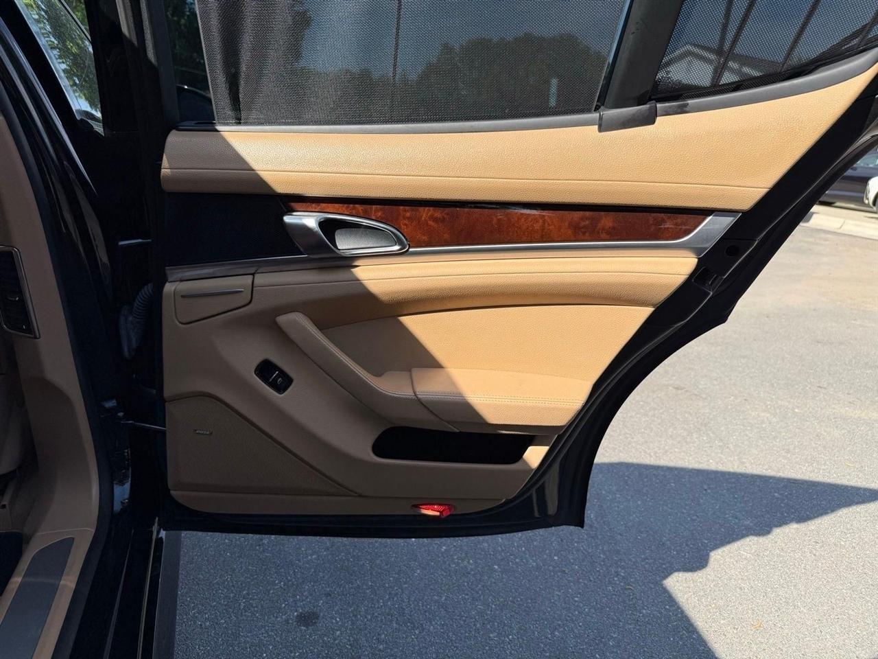 Porsche Panamera  2012