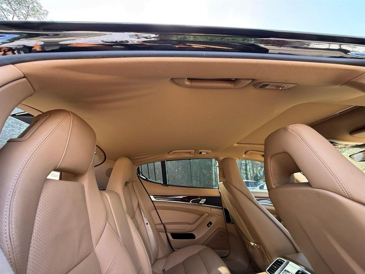 Porsche Panamera  2012