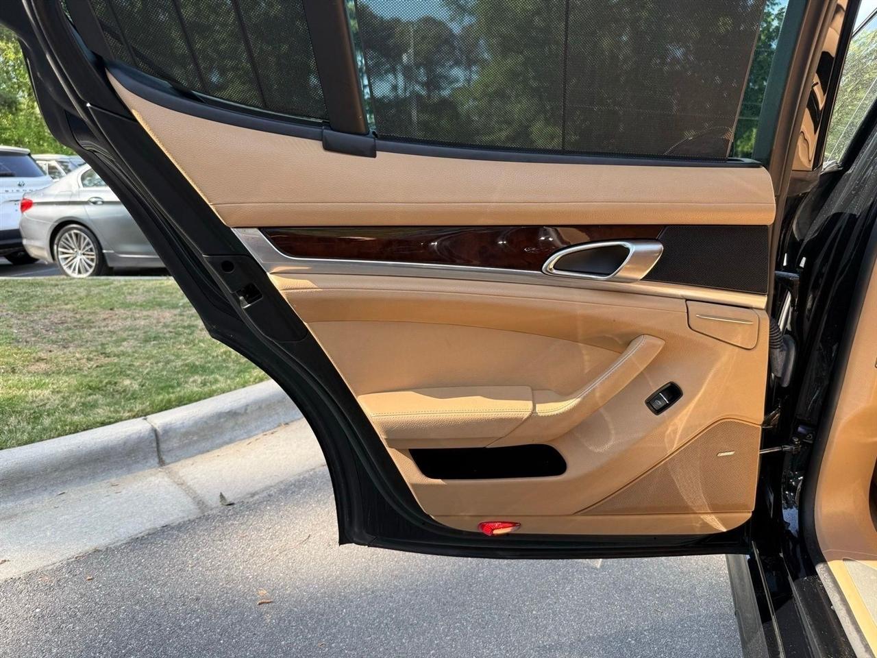 Porsche Panamera  2012