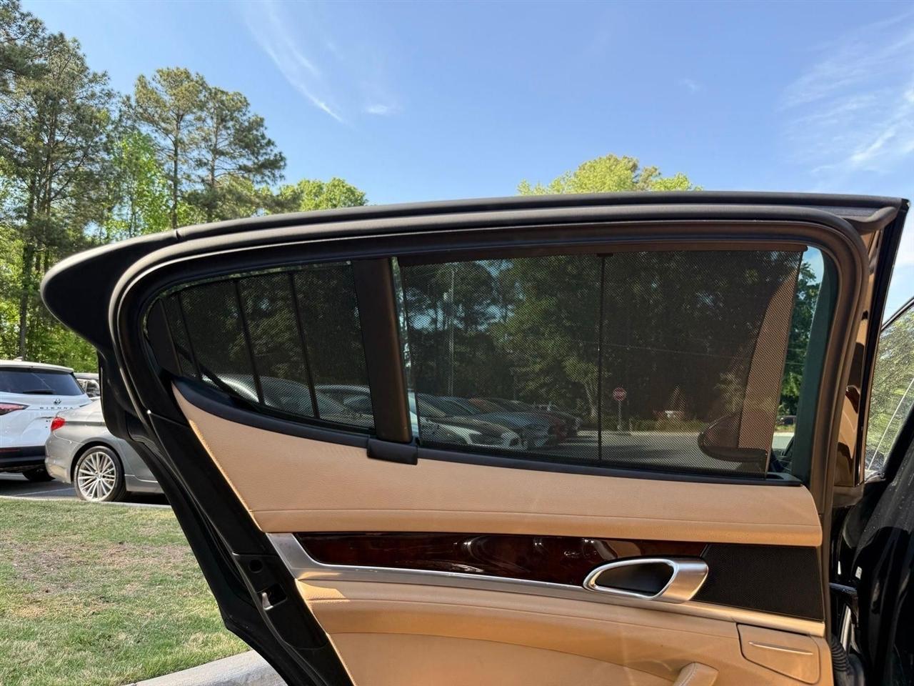 Porsche Panamera  2012