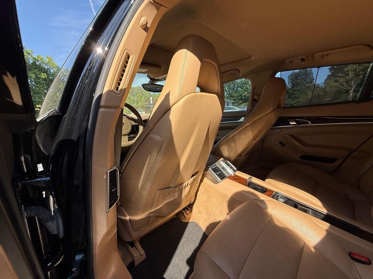 Porsche Panamera  2012