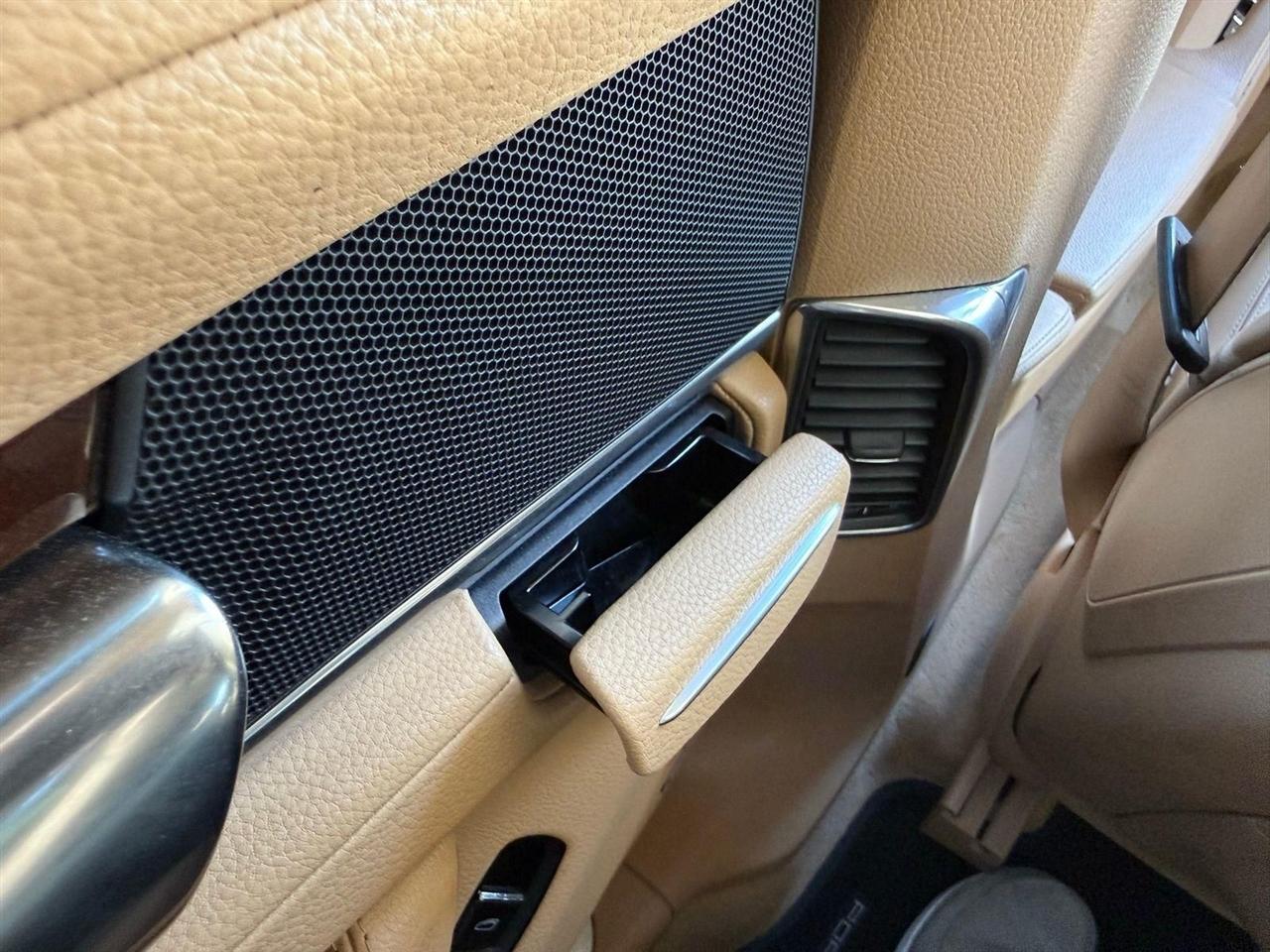 Porsche Panamera  2012