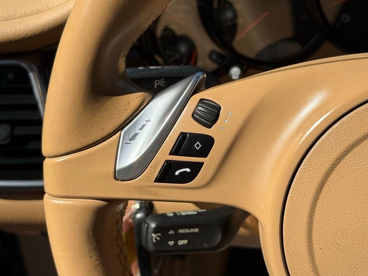 Porsche Panamera  2012