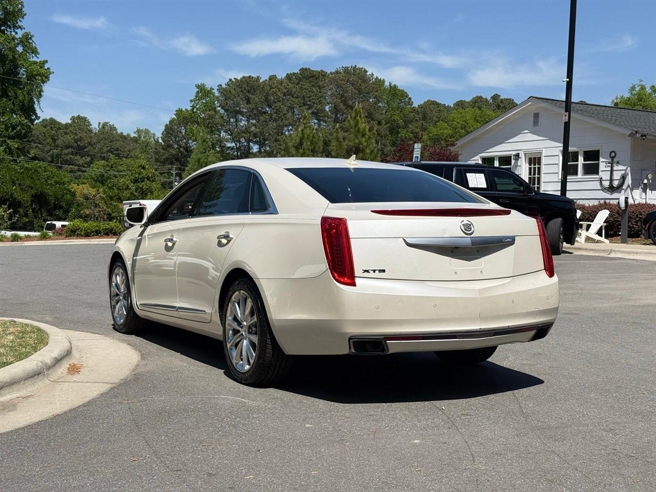Cadillac XTS  2013