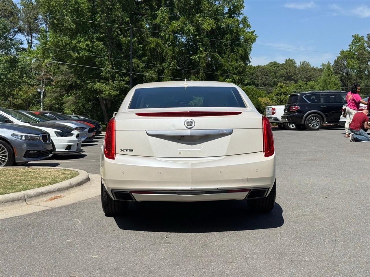 Cadillac XTS  2013