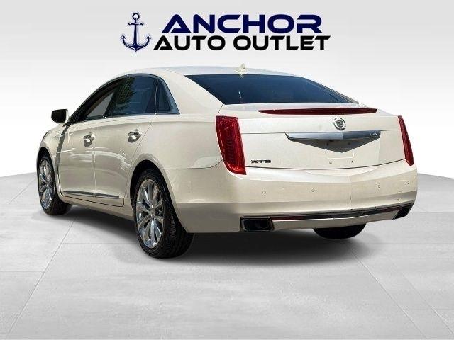 Cadillac XTS  2013