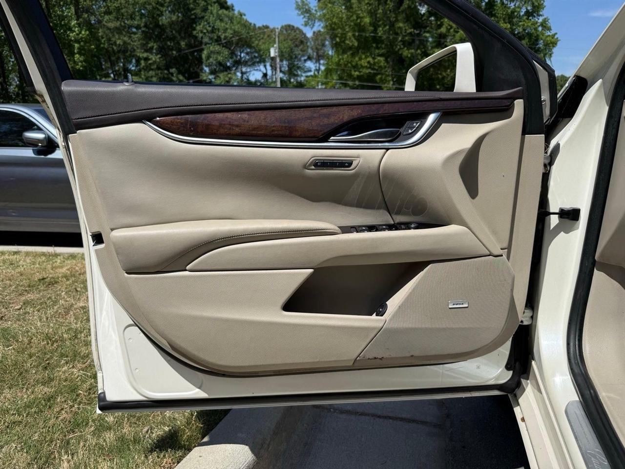 Cadillac XTS  2013