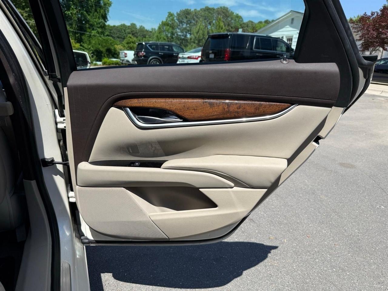 Cadillac XTS  2013