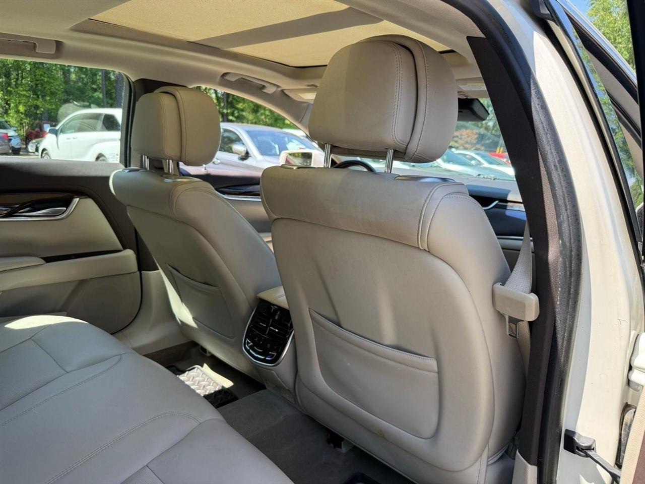 Cadillac XTS  2013
