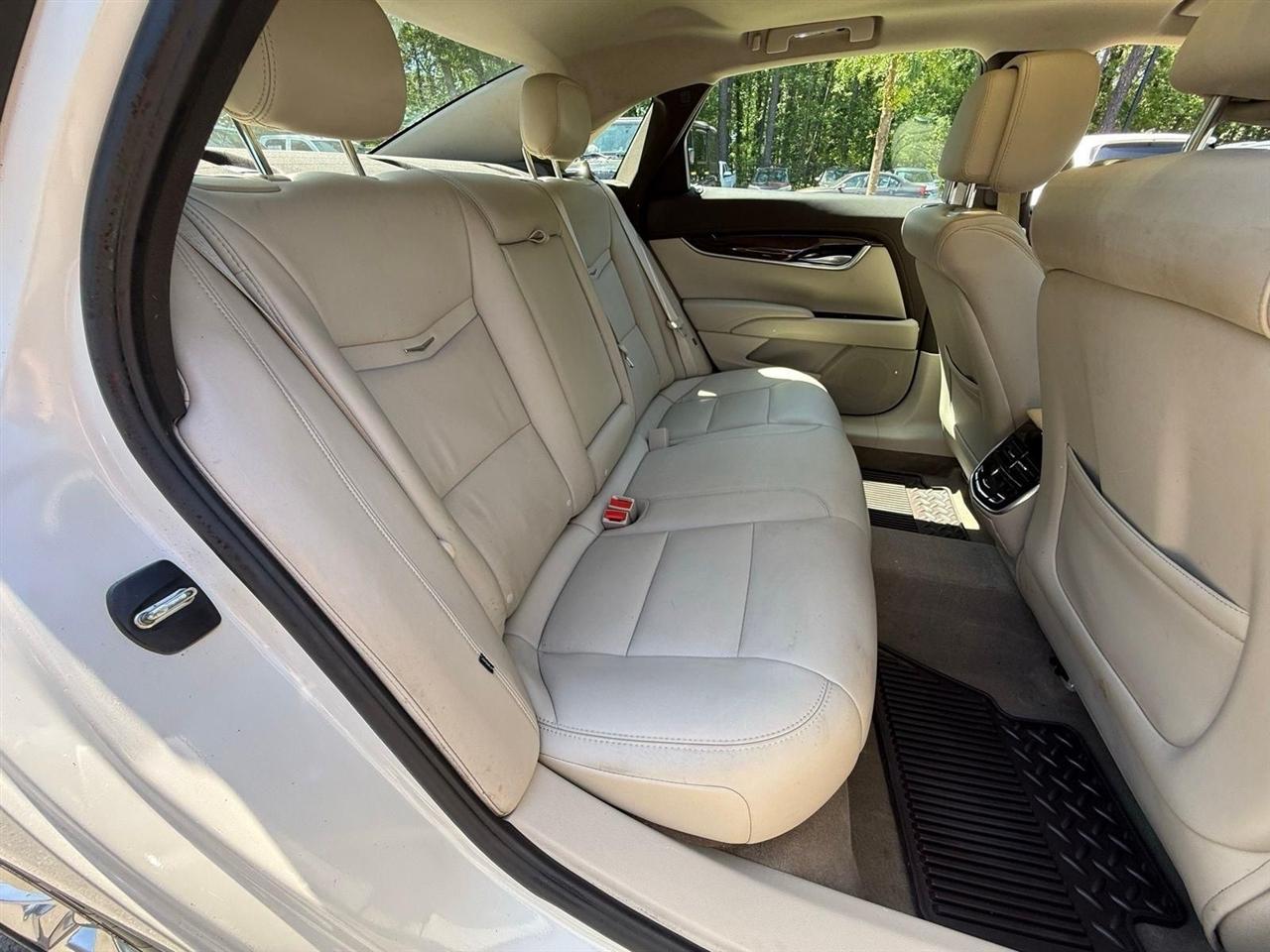 Cadillac XTS  2013