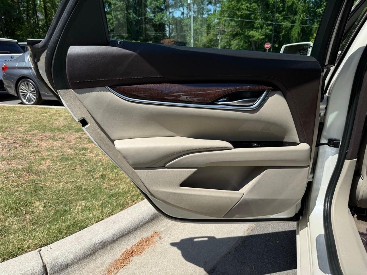 Cadillac XTS  2013