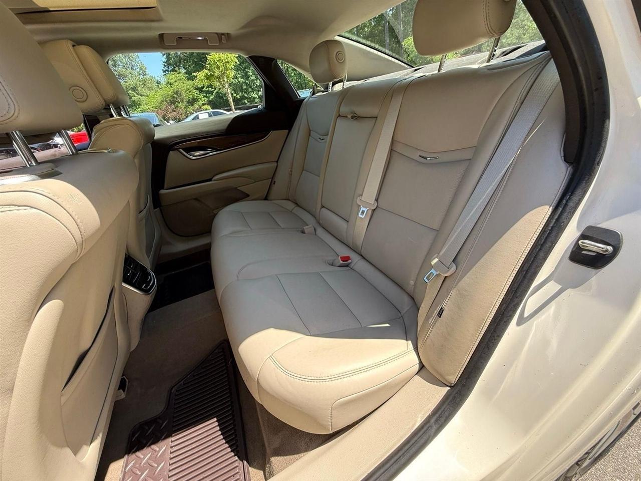 Cadillac XTS  2013