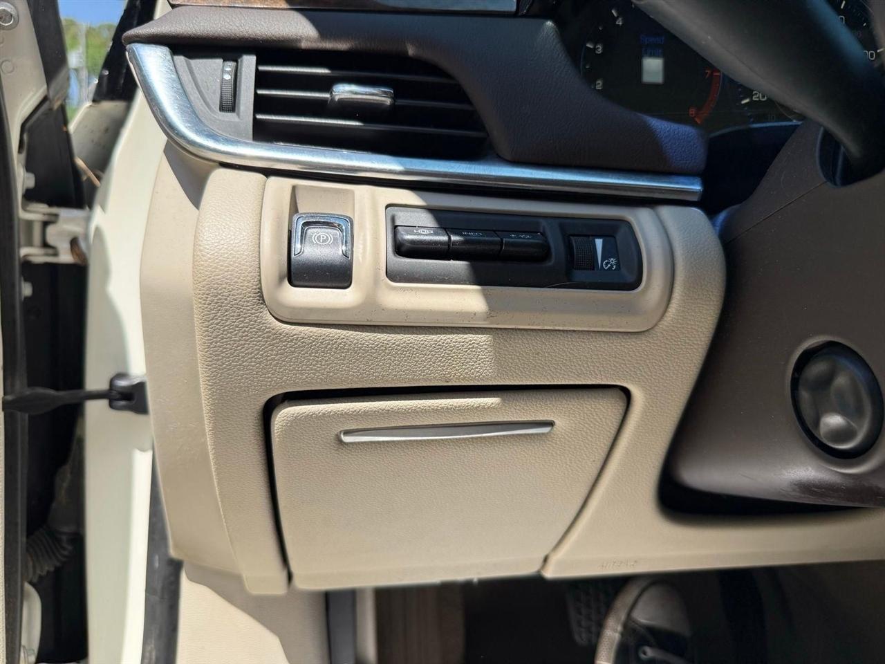 Cadillac XTS  2013