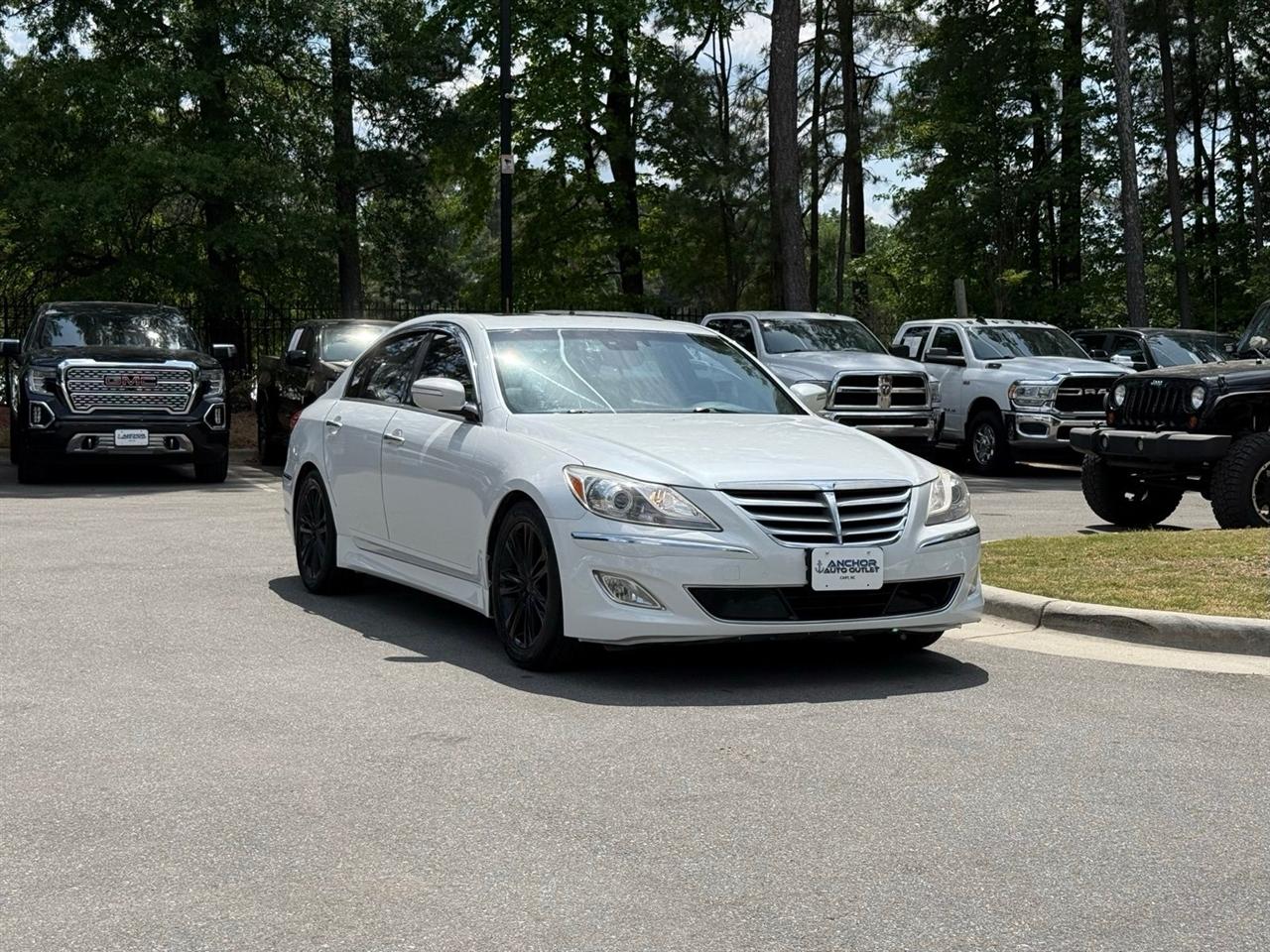 Hyundai Genesis  2012