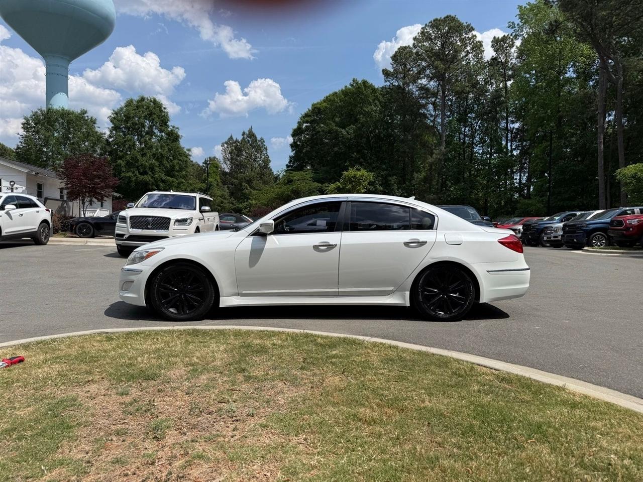 Hyundai Genesis  2012