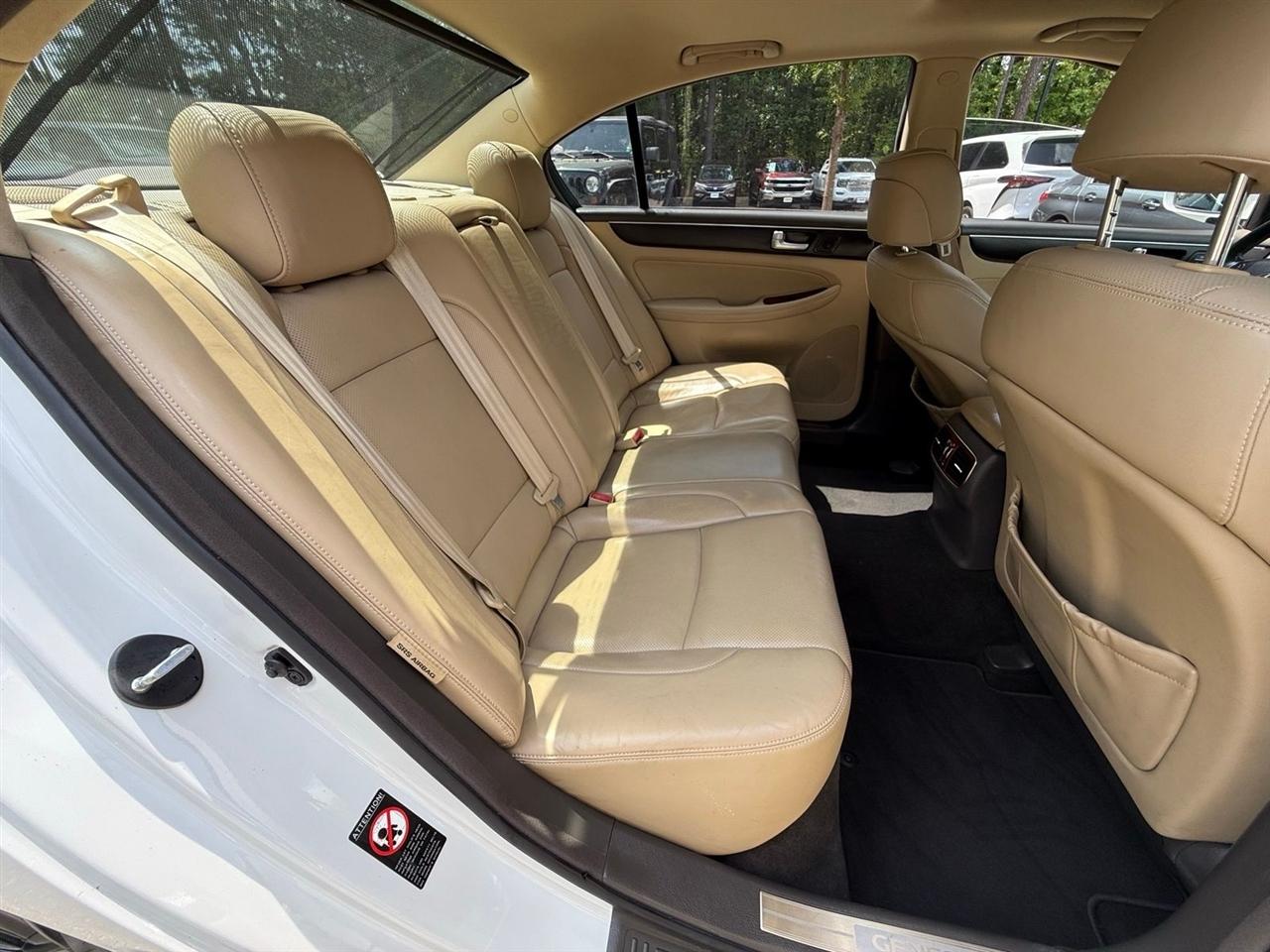 Hyundai Genesis  2012