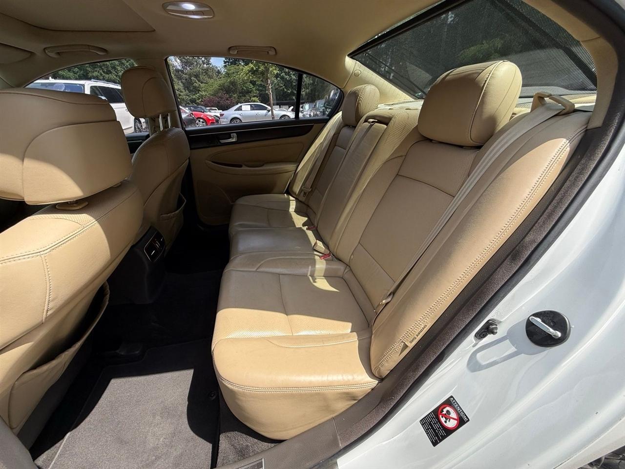 Hyundai Genesis  2012