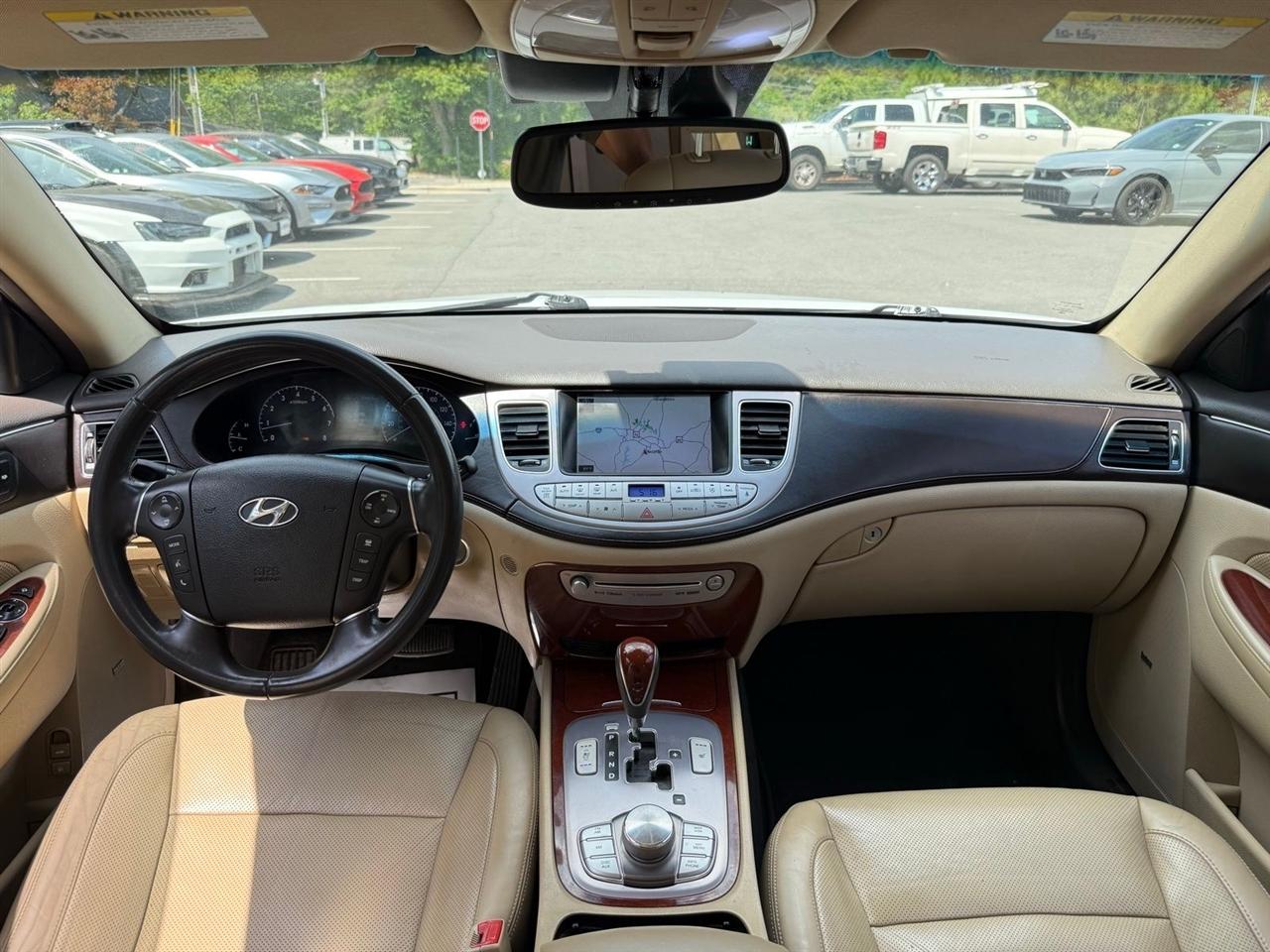 Hyundai Genesis  2012