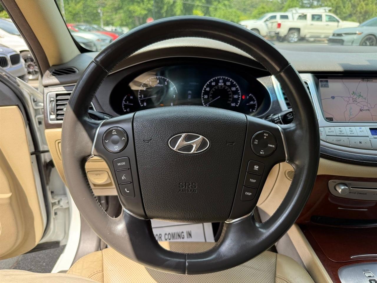 Hyundai Genesis  2012